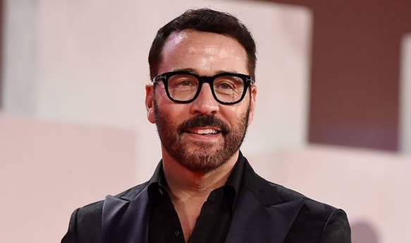 Jeremy Piven’s Support for Arts and Culture Organizations post thumbnail image
